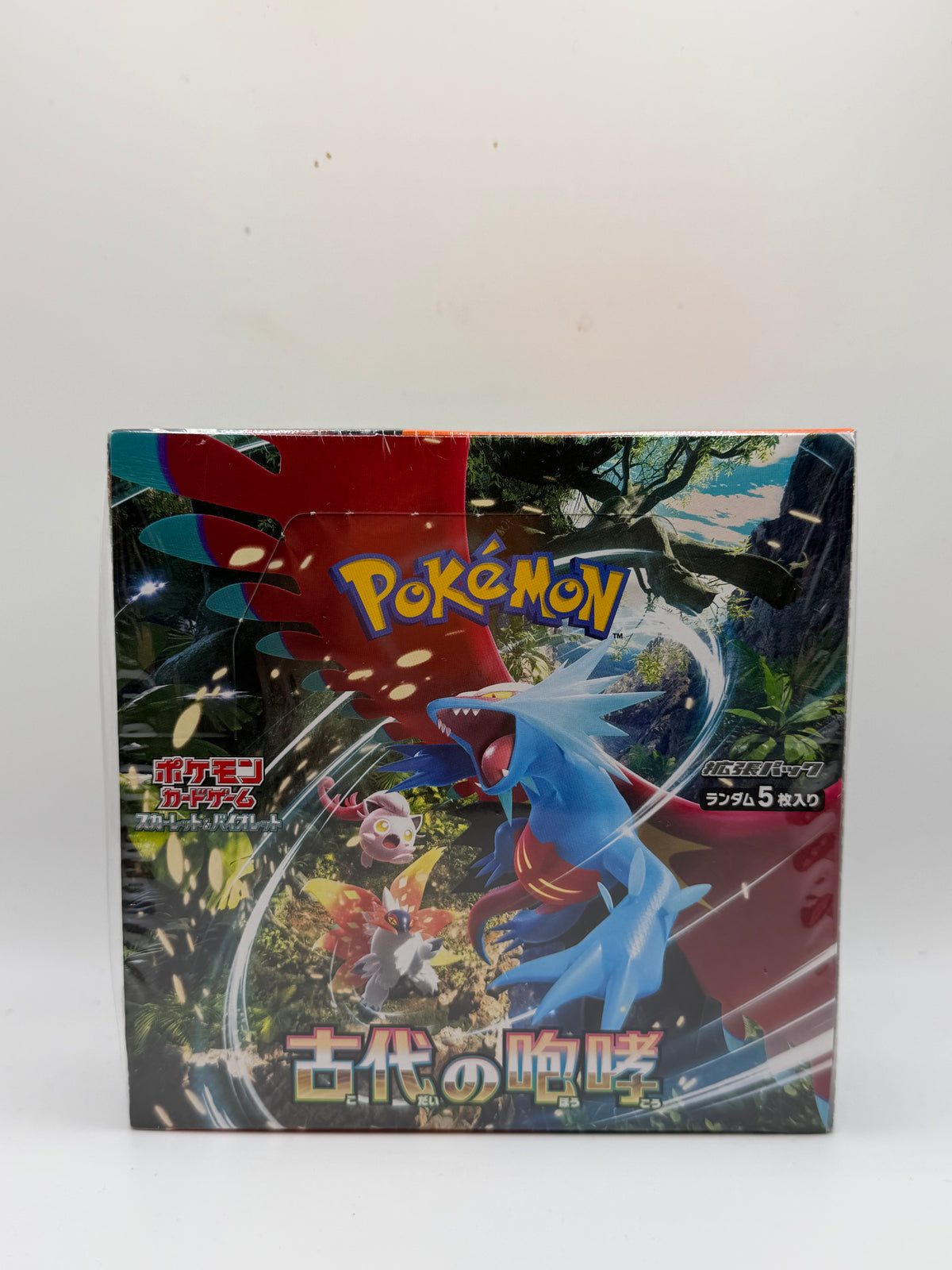 Juego de Cartas Coleccionables Pokémon: Serie Escarlata y Pútrida - Caja de Sobres Rugido Ancestral (sv4K)