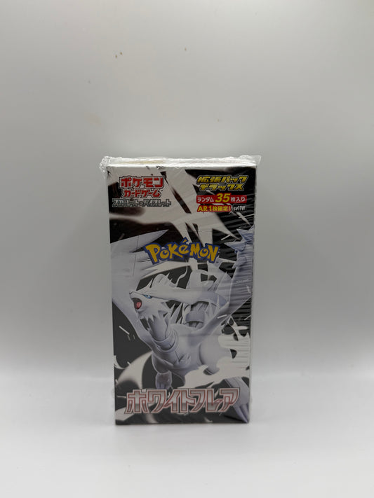 Juego de Cartas Coleccionables Pokémon: Serie Escarlata y Pútrura - Caja de Sobres Deluxe White Flare (sv11w)